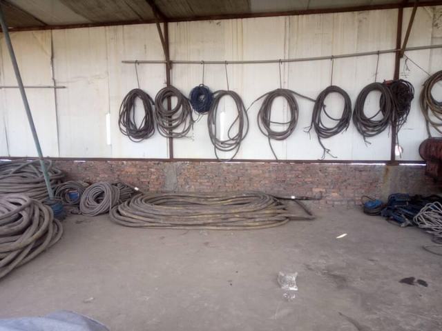 掘進公司北翼項目部高標(biāo)準強檢修同步進行兩不誤