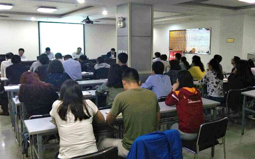 礦建二公司傳達(dá)建設(shè)集團(tuán)干部大會(huì)精神