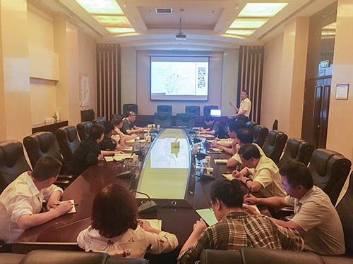 建設(shè)集團(tuán)董事長寧興剛主持召開合作項(xiàng)目研討會