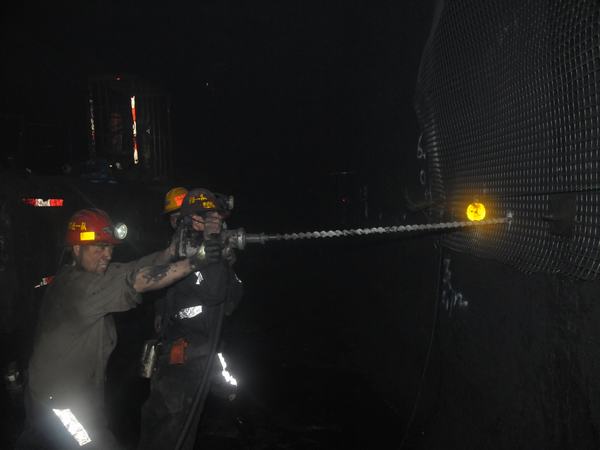 掘進(jìn)公司推進(jìn)百日安全活動“穩(wěn)、準(zhǔn)、狠”