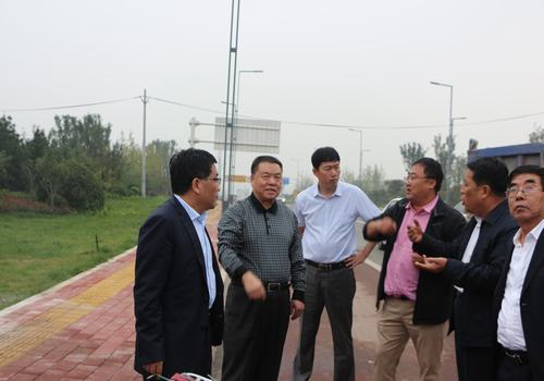 陜煤集團(tuán)總經(jīng)理助理、建設(shè)集團(tuán)聯(lián)合黨委書記、董事長寧興剛節(jié)日期間深入寶雞分公司施工現(xiàn)場視察慰問