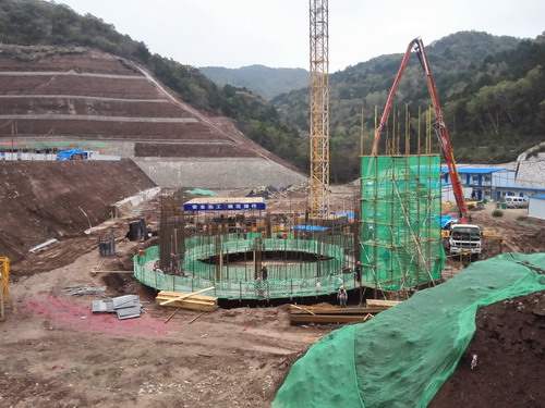 銅川分公司冶坪煤礦原煤倉(cāng)工程滑膜順利開(kāi)工