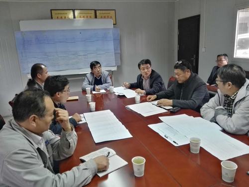 建設(shè)集團(tuán)副總經(jīng)理王明智親臨礦建二公司組織落實(shí)冶坪項(xiàng)目二期施工計劃