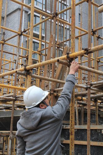 看，這才是共產(chǎn)黨員正確的打開方式