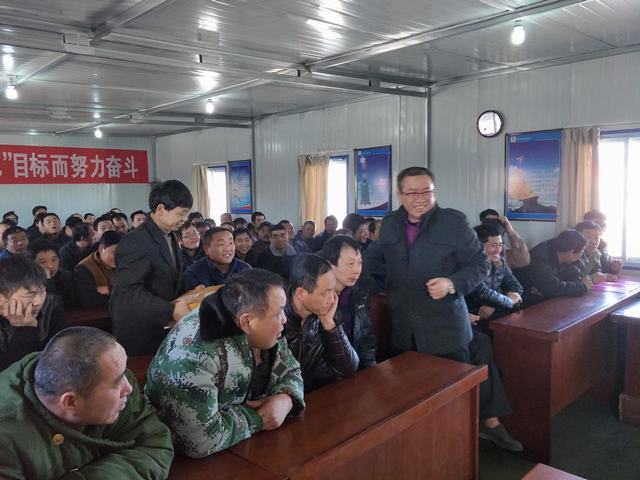 掘進(jìn)公司曹家灘項目部開展“百日安全”知識競賽活動