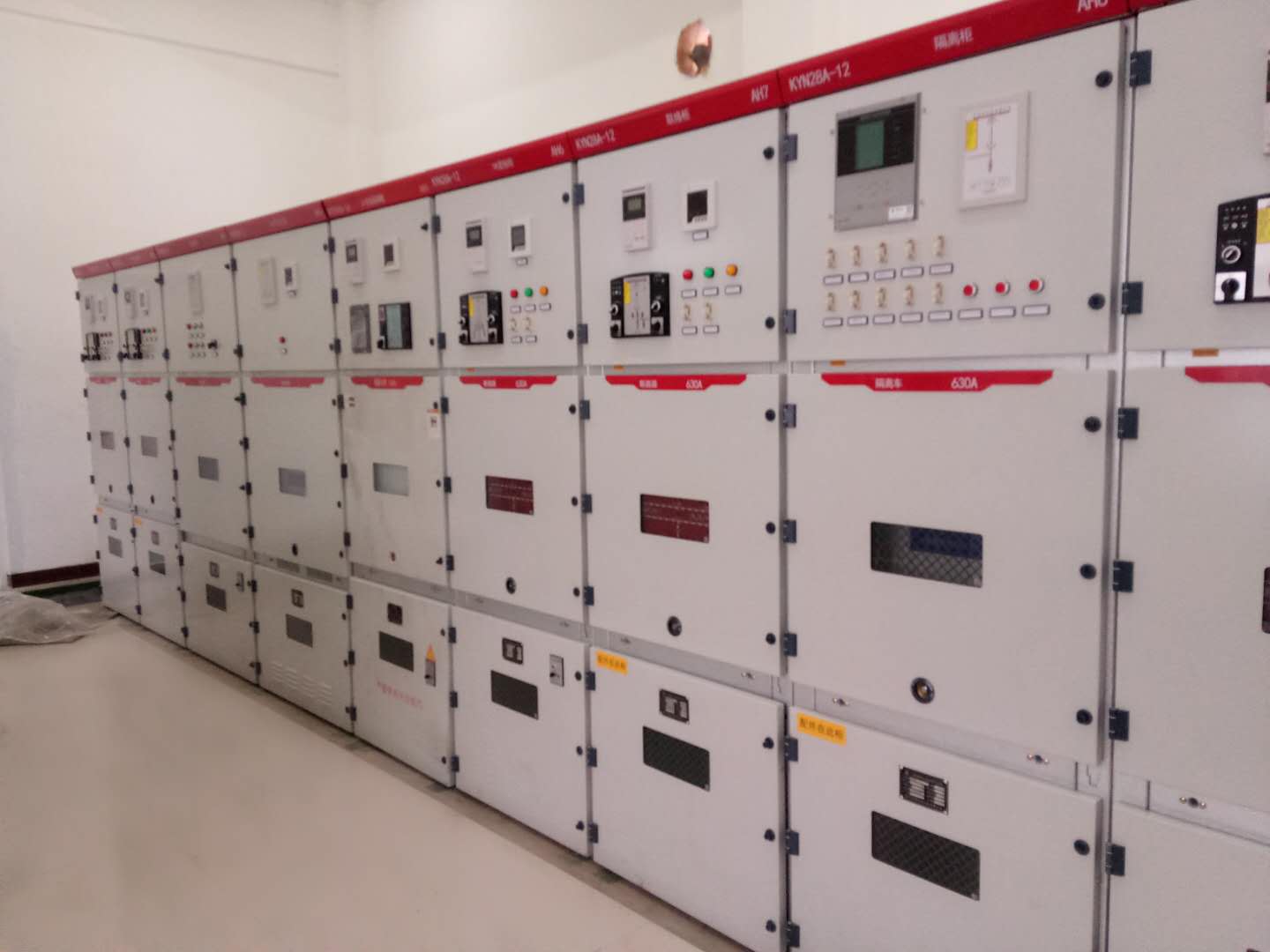 機(jī)電安裝檸條塔項目部施工現(xiàn)場熱火朝天