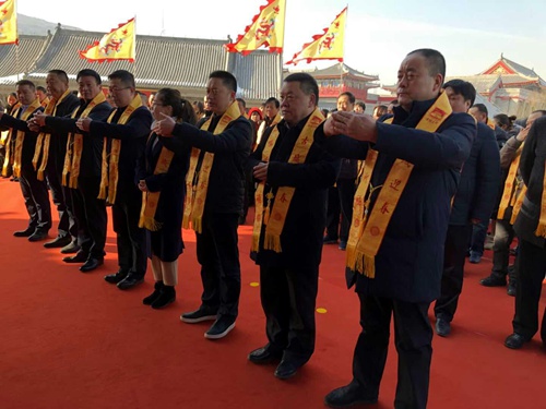 寧興剛董事長一行赴潼關(guān)古城參加迎春鳴鐘祈?；顒?></div>
                                <div   id=