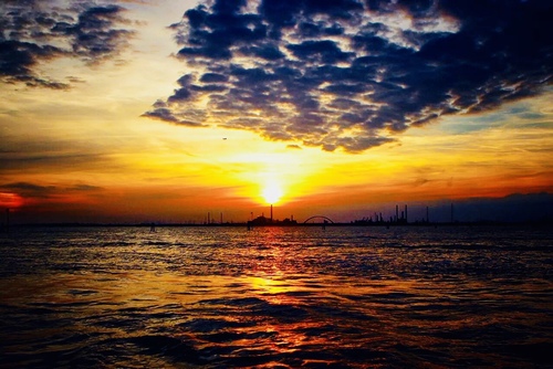 赤朱丹彤，落日飛霞