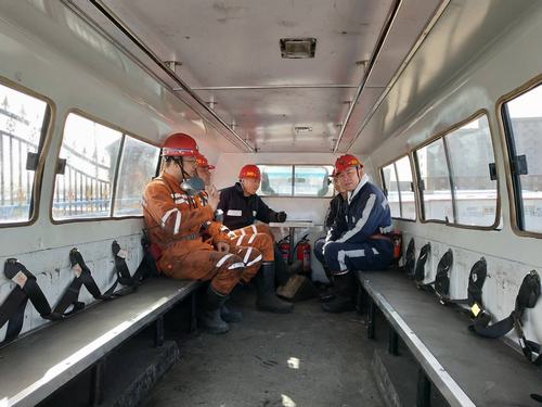 精心部重點(diǎn)突出掘進(jìn)公司打響安全攻堅(jiān)戰(zhàn)