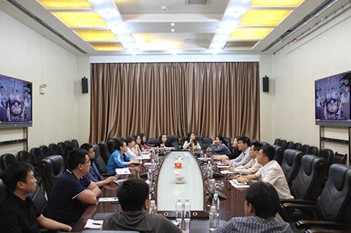 建設(shè)集團(tuán)召開機(jī)關(guān)青年員工“助力雙特百億，爭當(dāng)青年先鋒”專題座談會