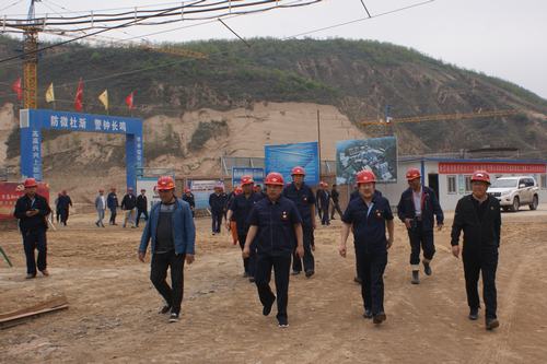 延能集團(tuán)黨委書(shū)記、董事長(zhǎng)劉浩興一行蒞臨視察陜煤建設(shè)集團(tuán)礦建二公司車(chē)村項(xiàng)目部