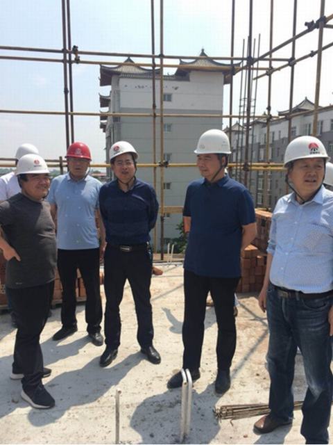 贠公法深入咸陽分公司、天工公司、路橋分公司、澄合分公司工地檢查指導(dǎo)安全工作