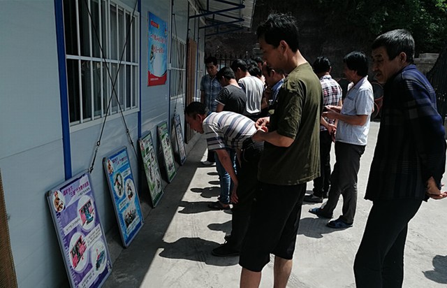 礦建三公司雙龍項(xiàng)目部開(kāi)展安全生產(chǎn)“五個(gè)一”宣傳教育活動(dòng)