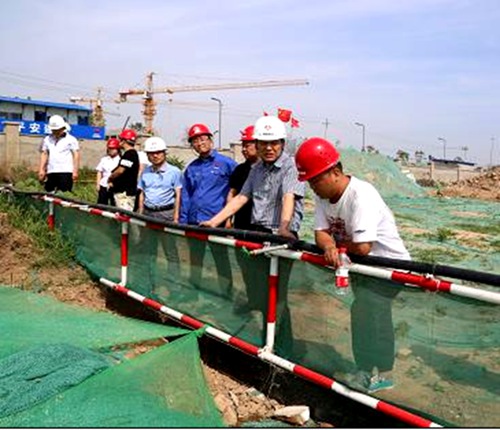 侯本英一行深入西安片區(qū)施工現(xiàn)場檢查指導(dǎo)工作