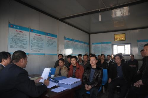 陜煤建設(shè)掘進(jìn)公司：上班前，先來(lái)一堂安全課