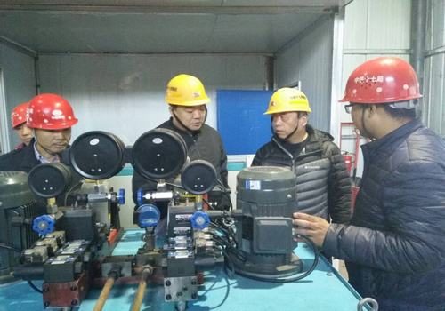 陜煤建設(shè)設(shè)備租賃中心“百日安全”活動到現(xiàn)場