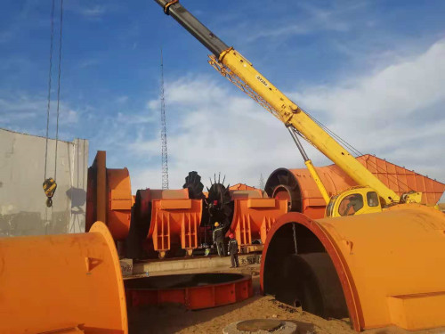 陜煤建設(shè)機(jī)電安裝公司搶險紅柳林煤礦2號風(fēng)井主扇1#、2#風(fēng)機(jī)