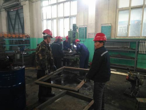 外部市場傳捷報，施工現(xiàn)場干勁足