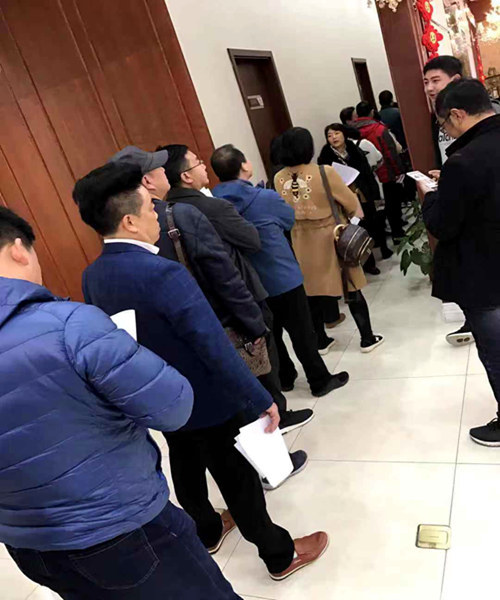 陜煤建設(shè)公司：龍灣水境一期車位排號火熱進(jìn)行