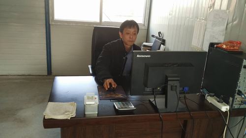 記陜煤建設(shè)澄合分公司首個(gè)公路項(xiàng)目默默奉獻(xiàn)的建設(shè)者