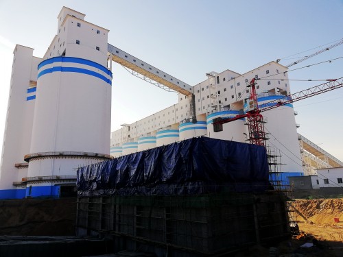 陜煤建設(shè)澄合分公司承建的小保當(dāng)選煤廠5A、5B轉(zhuǎn)載點(diǎn)工程順利封頂