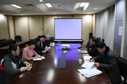 建設(shè)集團第二督導(dǎo)組深入路橋分公司對“講政治、敢擔(dān)當(dāng)、改作風(fēng)”專題教育進行督導(dǎo)