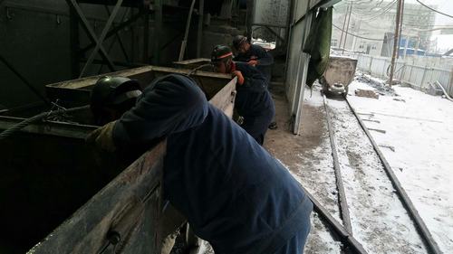 陜煤建設礦建二公司各項目部認真開展“提升運輸、車輛運輸安全整治專項活動 ”