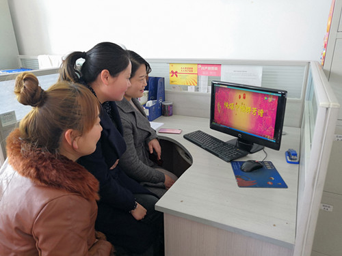 陜煤建設(shè)礦建三公司女職工掀起學習陜煤“十杰”先進事跡熱潮