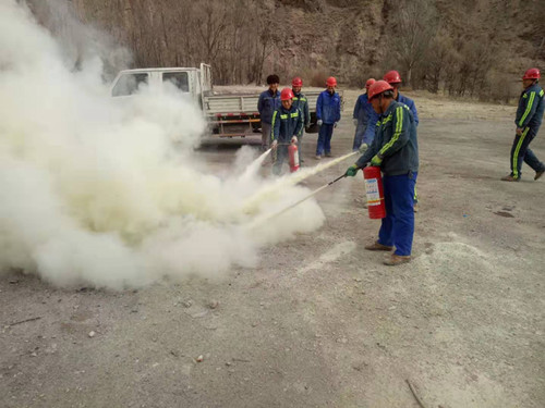 陜煤建設(shè)機(jī)電安裝公司：消防大檢查，我們?cè)谛袆?dòng)