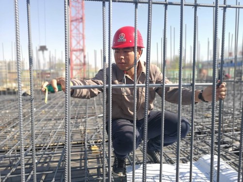 相濡以沫牽手共行，業(yè)績突出同臺(tái)受獎(jiǎng)