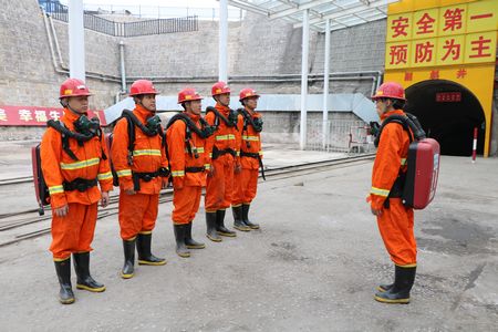 陜煤建設(shè)天工公司各項目部舉行應(yīng)急演練根植員工安全意識