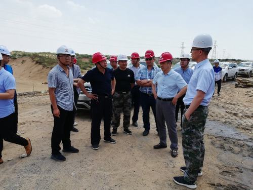 陜西鐵路物流集團(tuán)有限公司黨委書記、執(zhí)行董事、總經(jīng)理趙國(guó)智一行蒞臨靖神鐵路項(xiàng)目施工現(xiàn)場(chǎng)檢查指導(dǎo)工作