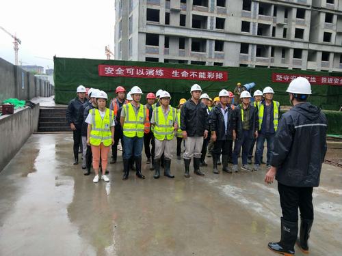 陜煤建設(shè)銅煤公司第十五項(xiàng)目部舉行“雨季三防”應(yīng)急演練