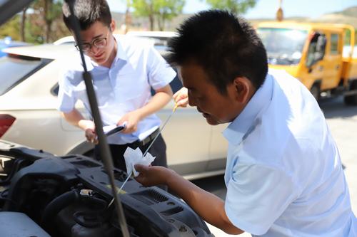陜煤建設洗選煤運營公司開展車輛專檢及駕駛人員安全教育活動