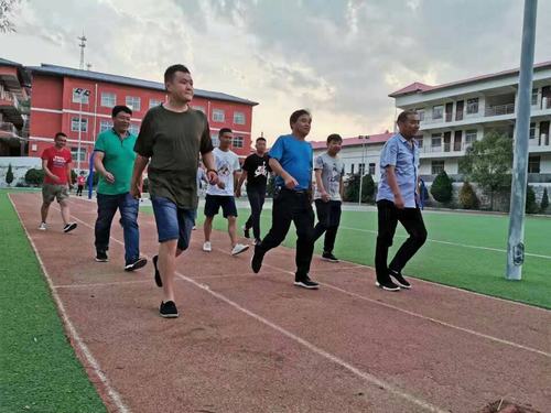 陜煤建設(shè)礦建二公司車村項目部健步走活動點燃職工健身熱情