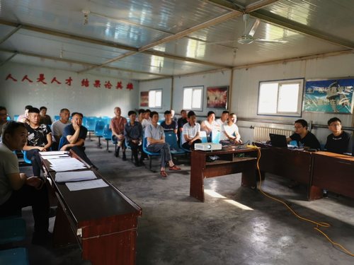 陜煤建設(shè)掘進公司:學(xué)規(guī)程 背規(guī)程 用規(guī)程 規(guī)范行為保安全