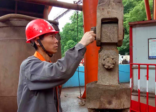 陜煤建設(shè)礦建三公司關(guān)山項目部“四個強化”保汛期立井大型機電設(shè)備安全運轉(zhuǎn)