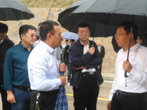 延安市市長薛占海蒞臨陜煤建設(shè)礦建二公司車村項目部檢查指導工作