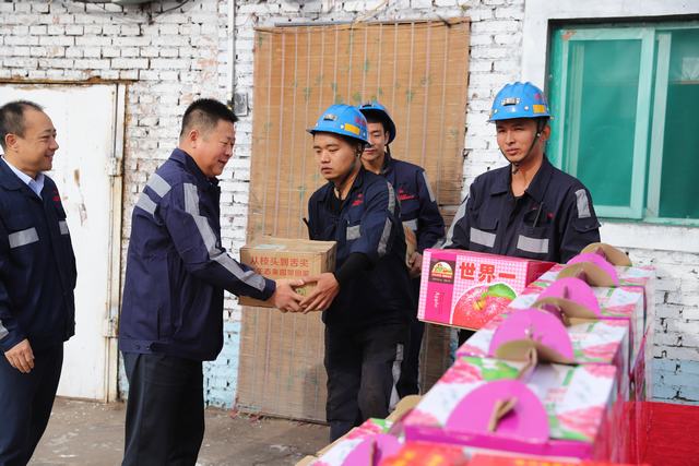 陜煤建設(shè)洗選煤運營公司：中秋慰問暖人心，濃濃溫情話關(guān)懷