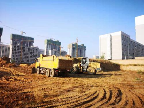 陜煤建設(shè)銅煤公司承建的靖邊縣金地華府9#-16#樓、地下車庫及商業(yè)部分工程正式開工建設(shè)