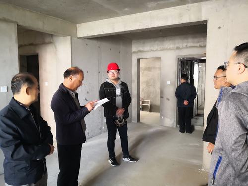 陜煤建設(shè)銅煤公司承建的玫瑰園小區(qū)多棟樓順利通過(guò)竣工驗(yàn)收