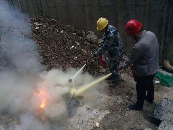 陜煤建設(shè)天工公司施工現(xiàn)場(chǎng)消防演練助力全年安全生產(chǎn)目標(biāo)實(shí)現(xiàn)