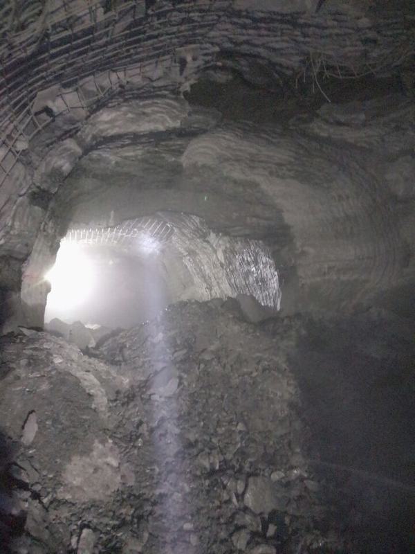 陜煤建設(shè)礦建二公司冶坪項目部3煤東翼軌道運輸大巷順利貫通