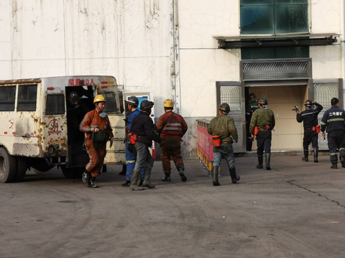 陜煤建設(shè)機電安裝公司黃陵項目部：除夕，我們升井了