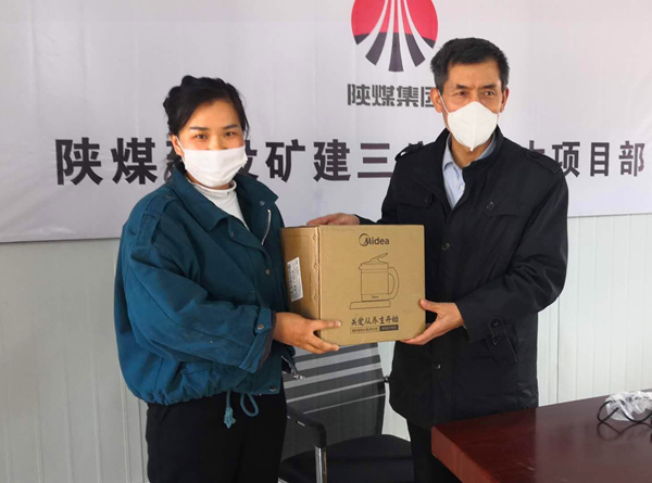 陜煤建設礦建三公司深入一線開展“三八”婦女節(jié)活動