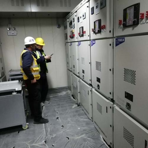 陜煤建設(shè)銅煤公司第十六項(xiàng)目承建的榆林化超限設(shè)備組焊廠房項(xiàng)目高壓電纜箱變安裝通電成功