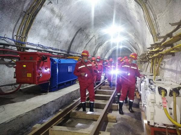 陜煤建設(shè)礦建二公司開展“現(xiàn)場(chǎng)說法”式對(duì)標(biāo)活動(dòng)