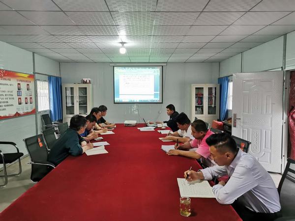 陜煤建設(shè)韓城分公司土建十二項目部開展“黨課我來講”活動