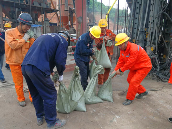 陜煤建設(shè)礦建三公司崔木項(xiàng)目部：不懼風(fēng)雨，聞“汛”而動(dòng)