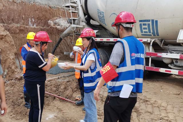 “炎值”爆表！看陜煤建設(shè)韓城分公司土建二項(xiàng)目部如何應(yīng)對(duì)高溫“烤驗(yàn)”